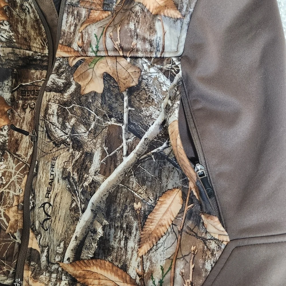 Magellan Outdoors Brown and Green Camouflage Vest